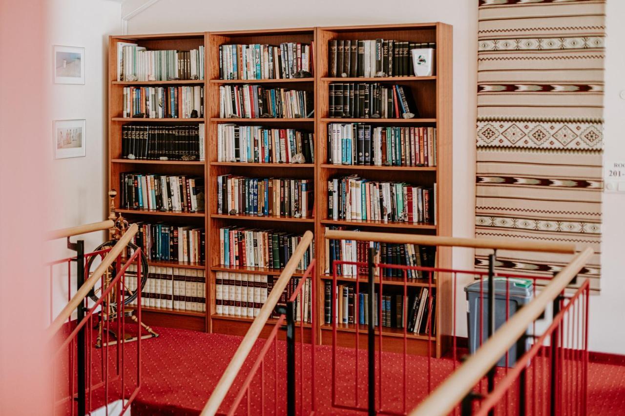 Narfastadir Guesthouse Лейгар Экстерьер фото