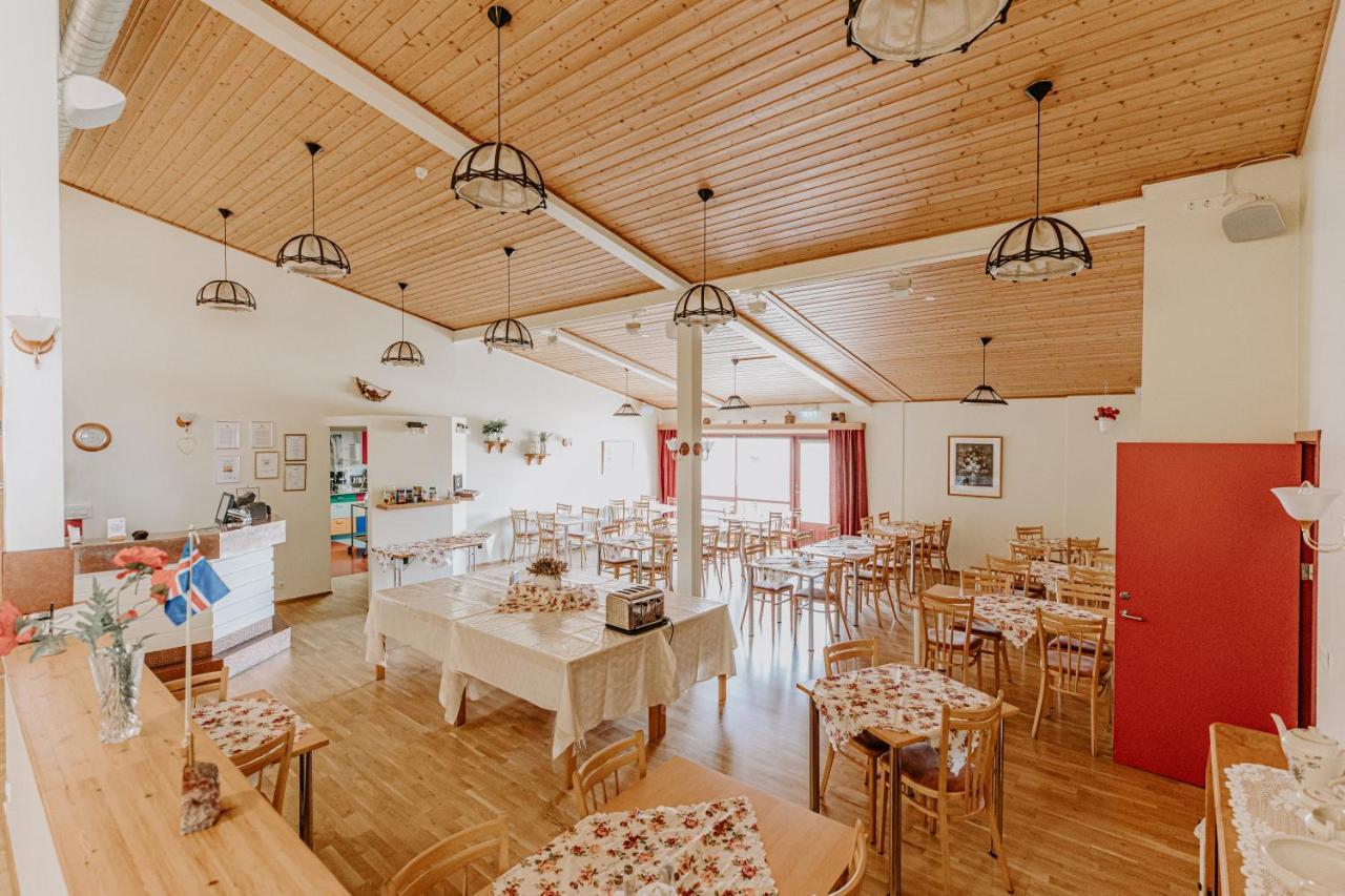 Narfastadir Guesthouse Лейгар Экстерьер фото