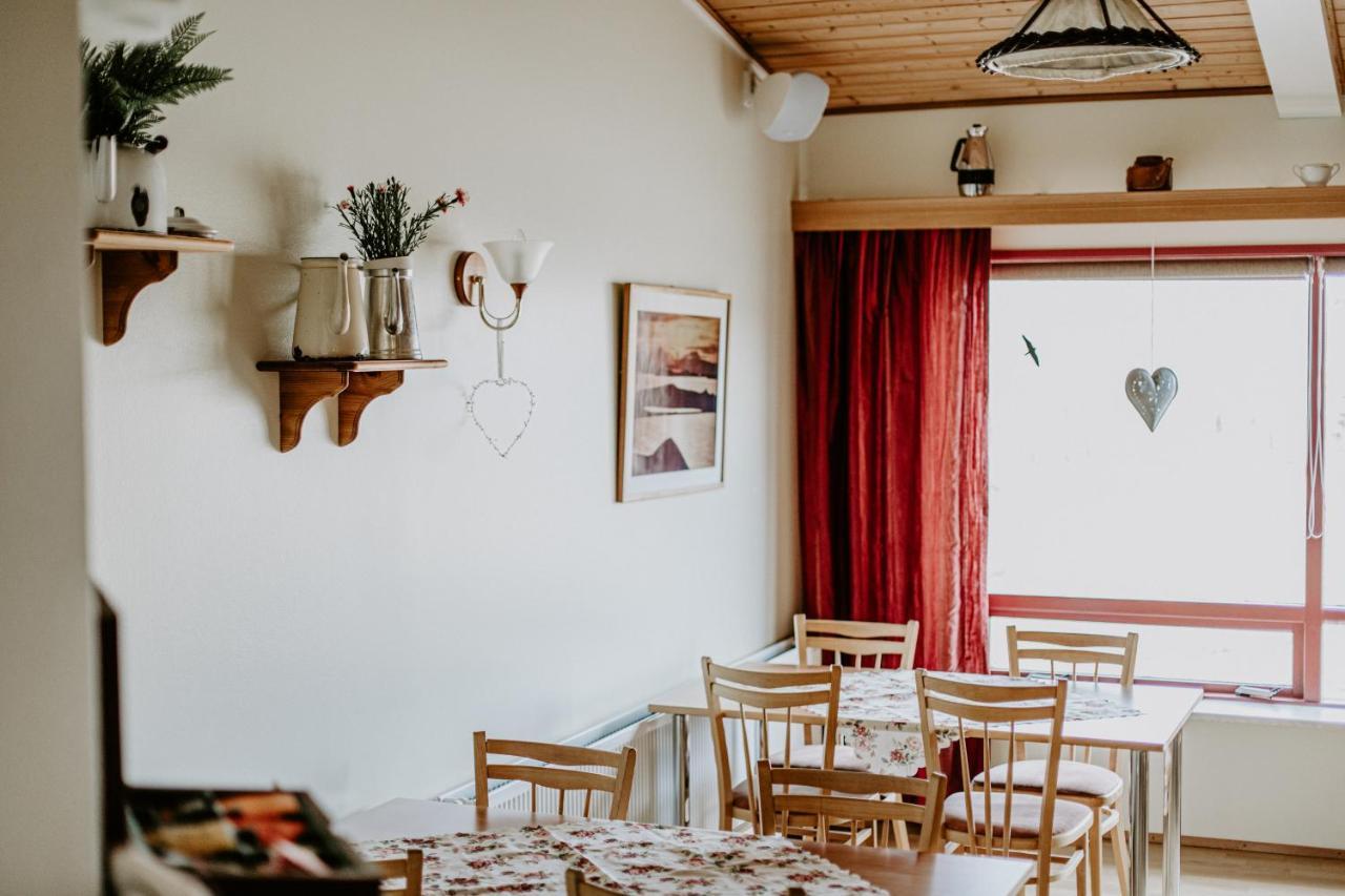 Narfastadir Guesthouse Лейгар Экстерьер фото