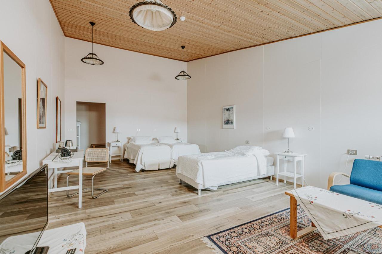 Narfastadir Guesthouse Лейгар Экстерьер фото