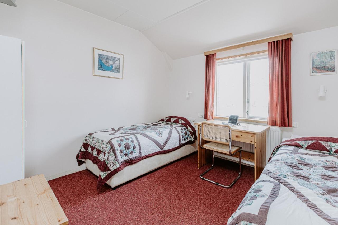 Narfastadir Guesthouse Лейгар Экстерьер фото